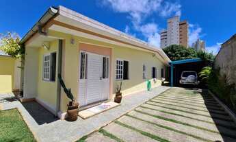 Imagem: Casa à venda com 3 suítes e ponto comercial