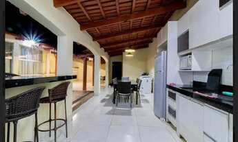 Imagem 3: Casa para venda possui 233 metros quadrados com 3 quartos em Balneário Gaivotas - Itanhaém