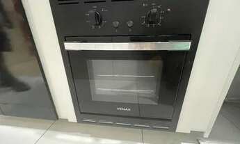 Imagem 4: Apartamento com armários fogão e ar condicionado zap