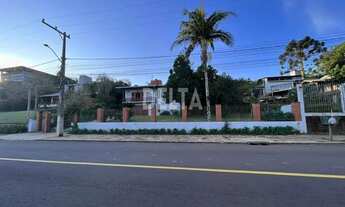 Imagem 3: Casa com linda vista, 4 dormitórios, sendo uma suíte e 2 vagas cobertas REF: 252