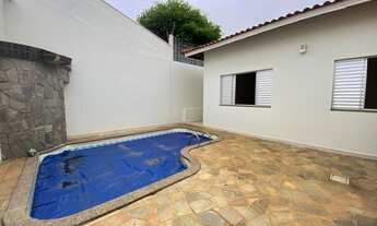 Imagem 2: Casa para aluguel possui 250 metros quadrados com 4 quartos em Morada da Colina - Uberlând