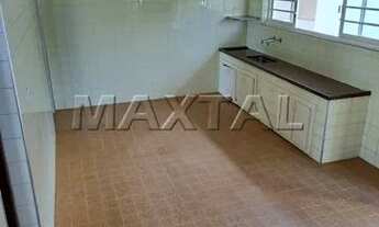 Imagem 2: Sobrado com 3 dormitórios, 2 banheiros, 2 salas, vaga 4 carros e ótima localização