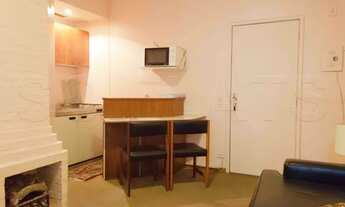 Imagem 7: Flat do lado da Avenida Paulista com 1x dormitório com sala avarandada super aprazível sem