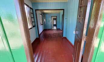 Imagem 3: Ótima casa com 03 dormitórios, sala, cozinha ampla, banheiro social . Possui entrada para