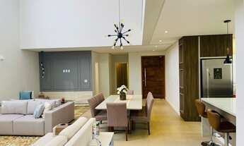 Imagem 2: Casa para aluguel tem 333 metros quadrados com 4 quartos