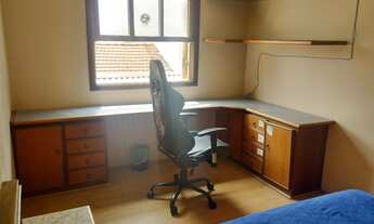 Imagem 2: Quarto disponível mulher