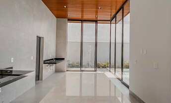 Imagem 3: Casa de condomínio para venda possui 253 metros quadrados com 3 quartos