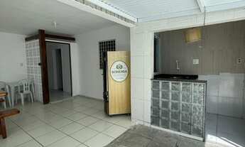 Imagem 7: Casa para aluguel ou venda possui 224 metros quadrados com 4 quartos em manaira