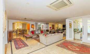 Imagem: Linda casa a venda em Alto de Pinheiros