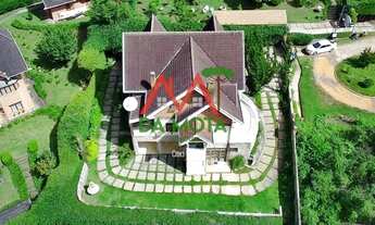 Imagem: Casa em bairro nobre de Campos do Jordão