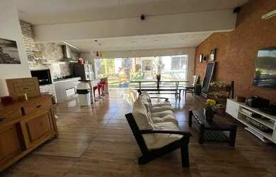 Imagem 7: Linda casa térrea com piscina, disponível para locação no Condomínio Palmeiras Imperiais e