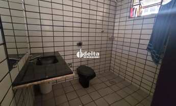 Imagem 5: Casa com 3 quartos sendo 1 suite disponível para venda no bairro Santa Mônica em Uberlândi