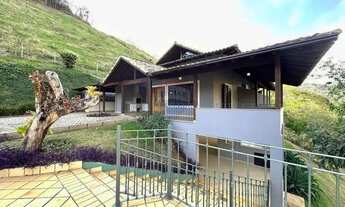 Imagem 2: Casa para alugar com 4 quartos em Secretário, Petrópolis