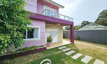 Imagem: Casa com 3 Dormitórios à Venda, Bairro