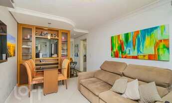 Imagem 4: 2 DORMITÓRIOS COM 2 VAGAS NO MONT'SERRAT! Apartamento com Suíte, Churrasqueira e Sol