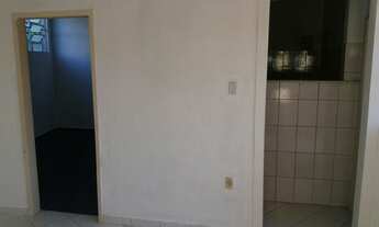 Imagem 7: Aluga-Se 1- Casa e 1- Suíte R$ 250.00 No Centro de Nanuque - MG