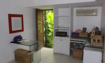 Imagem 4: Casa para venda possui 207 metros quadrados com 4 quartos em Casa Forte - Recife - PE