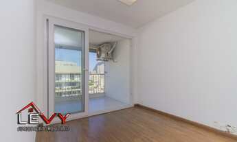 Imagem 2: Apartamento para venda possui 74 metros quadrados com 2 quartos em Botafogo - Rio de Janei