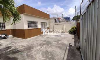 Imagem: OPORTUNIDADE ! Casa com 4 dormitórios à