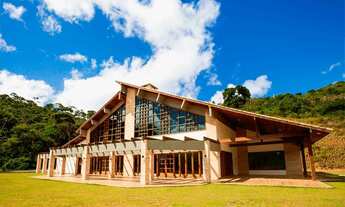 Imagem 4: Belíssimo lote há 10 passos da piscina do condomínio, pronto para construir a casa dos son