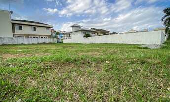 Imagem: Terreno plano para venda possui 486m2 em