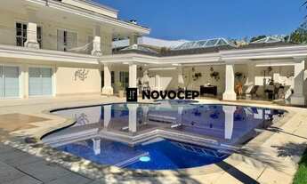 Imagem 5: Belíssima casa em estilo Neoclássico com fino acabamento!