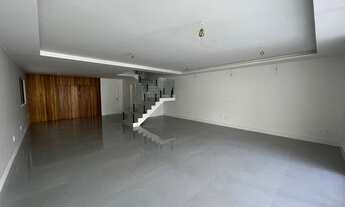 Imagem 3: Casa para venda tem 315 metros quadrados com 5 quartos