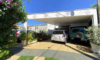 Imagem 2: Casa de condomínio térrea para venda tem 180 metros quadrados com 3 quartos