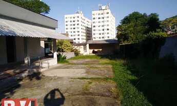 Imagem 7: 2 Casas lineares, em terreno diferenciado de +/- 20x37,50(747,70m2). &amp