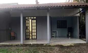 Imagem: Alugo um quarto para moça