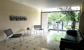 Imagem 5: Compacto em Frente ao Shopping Plaza