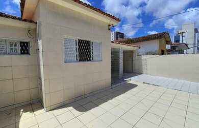 Imagem 2: Casa para venda possui 240 metros quadrados com 3 quartos em Torre - João Pessoa - PB