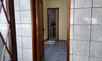 Imagem 4: VILA ISABEL - EXCELENTE CASA - SALA, 03 QUARTOS, COZINHAS, BANHEIRO, GARAGEM E QUINTAL