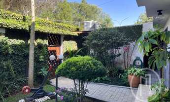 Imagem 2: Maravilhosa Casa com 5 dormitórios no Miolo do Marajoara