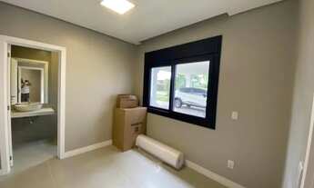 Imagem 3: Elegance Imóveis: Elegante casa estilo sobrado com 4 suítes, nunca habitada, em condomínio