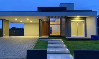 Imagem: Casa com 3 Quartos e 2 banheiros à Venda