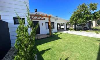 Imagem 2: Elegance Imóveis: Belíssima casa térrea com 3 dormitórios, finamente mobiliada e decorada