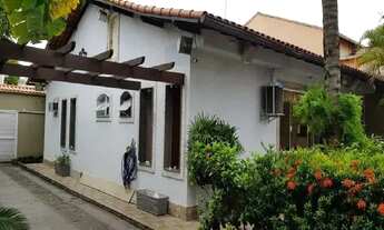 Imagem 5: Casa para Venda em Nova Iguaçu, CENTRO, 3 dormitórios, 1 suíte, 2 banheiros, 2 vagas