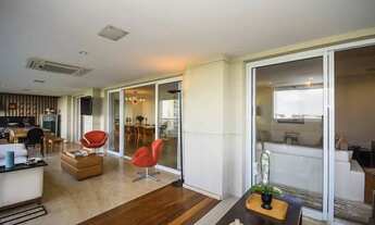 Imagem 6: Apartamento para venda possui 247 metros quadrados com 3 quartos em Panamby - São Paulo