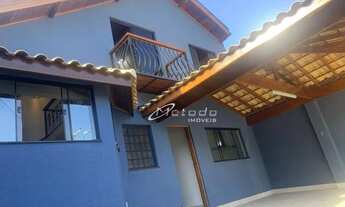 Imagem 2: Charmosa casa com 3 dormitórios à venda por R$ 1.300.000 - Centro - Guararema/SP