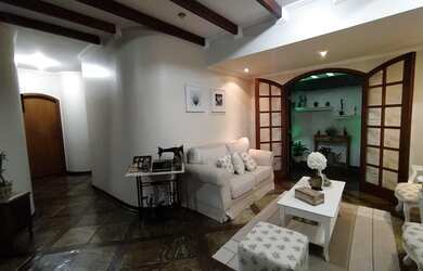 Imagem 2: Térrea para venda com 200 metros quadrados com 3 quartos em Parque Brasil - Jacareí - SP