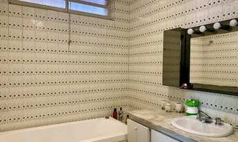 Imagem 2: Casa para venda possui 210 metros quadrados com 3 quartos em Córrego Grande - Florianópoli