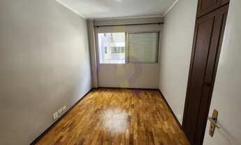 Imagem 5: Apartamento em bom estado com planta versátil e 1 vaga de garagem. Em localização maravilh