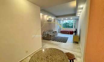 Imagem 3: Apartamento de 2 quartos, silencioso, super agradável, com janelão com vista para uma bela