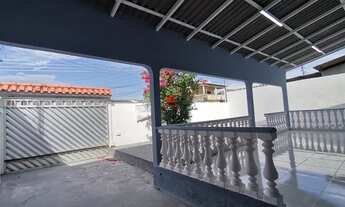 Imagem 2: Casa térrea com 3 quartos sendo 1 suíte, toda reformada no conjunto Juruá.Agende sua visit