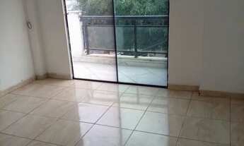 Imagem 2: Alugo Gilka Machado primeiro andar frente com varanda