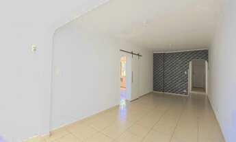 Imagem 2: 2 quartos, 2 banheiros, dependência, sala, cozinha, área de serviço, armários, elevador, g