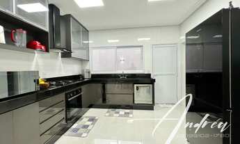 Imagem 7: Casa para venda com 282 metros quadrados com 4 suítes sendo 3 com closet