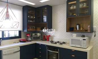 Imagem 7: Casa no condomínio JARDIM VERSAILLES disponível para venda em Uberlândia-MG