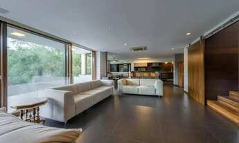 Imagem 2: Imóvel para venda possui 493 metros quadrados com 4 quartos em Agronomia - Porto Alegre